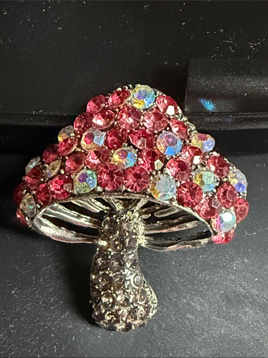 Unbranded Jewelry - New Fun Mushroom Brooch Iridescent Iridescence aurora borealis AB broach pink